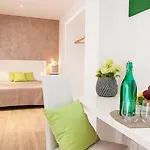 Domus Casaletto לינה וארוחת בוקר 4*