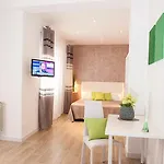 לינה וארוחת בוקר Domus Casaletto 4*