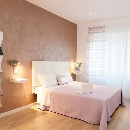לינה וארוחת בוקר Domus Casaletto 4*