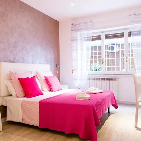 Bed and Breakfast Domus Casaletto 4*