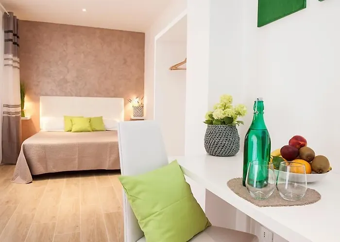 Domus Casaletto Bed & Breakfast 4*